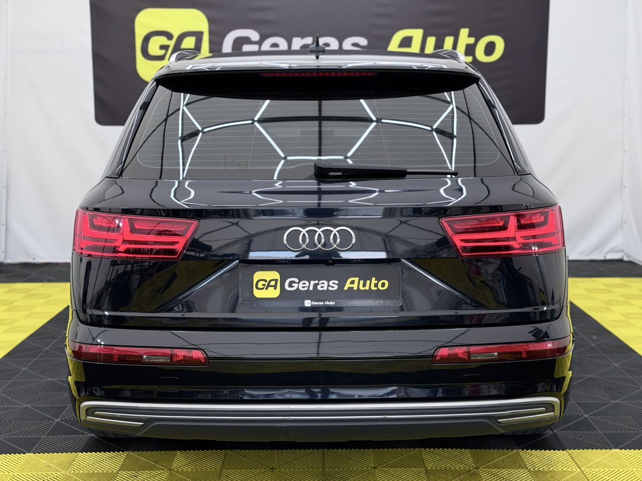 Audi Q7 | 4