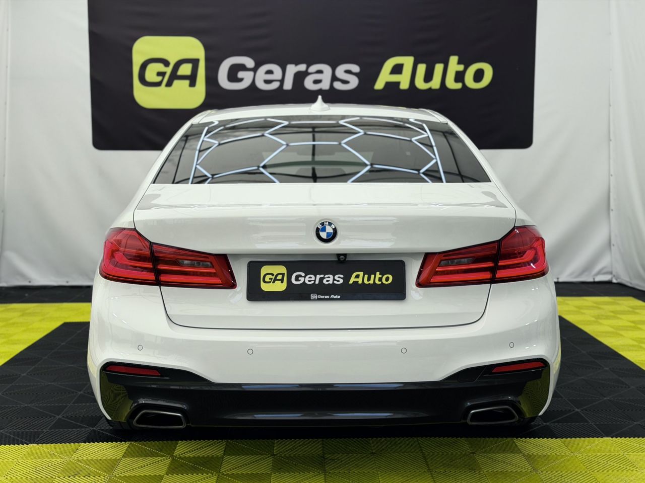 BMW 520 | 4