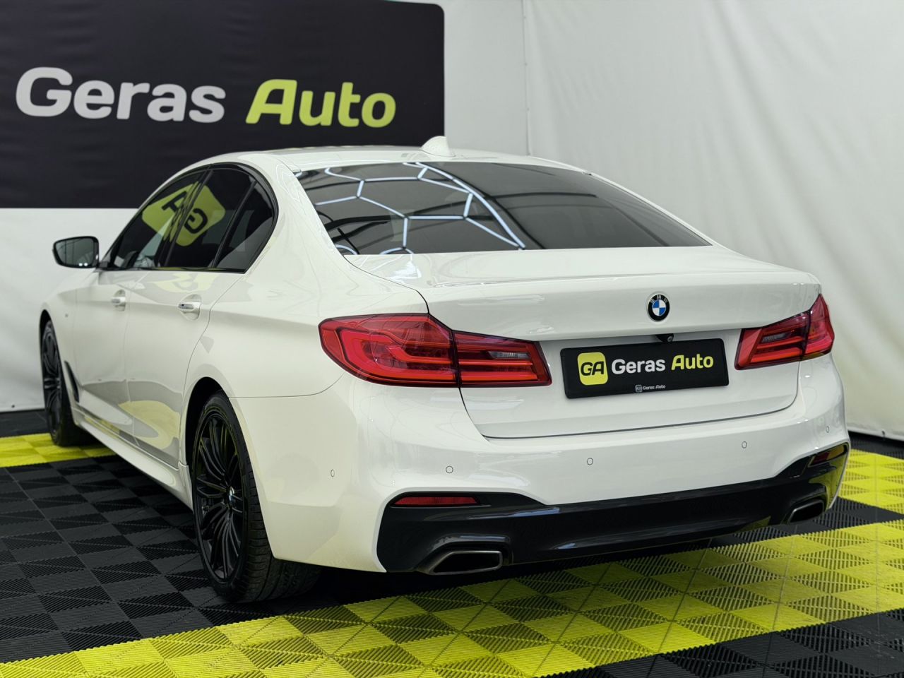 BMW 520 | 5