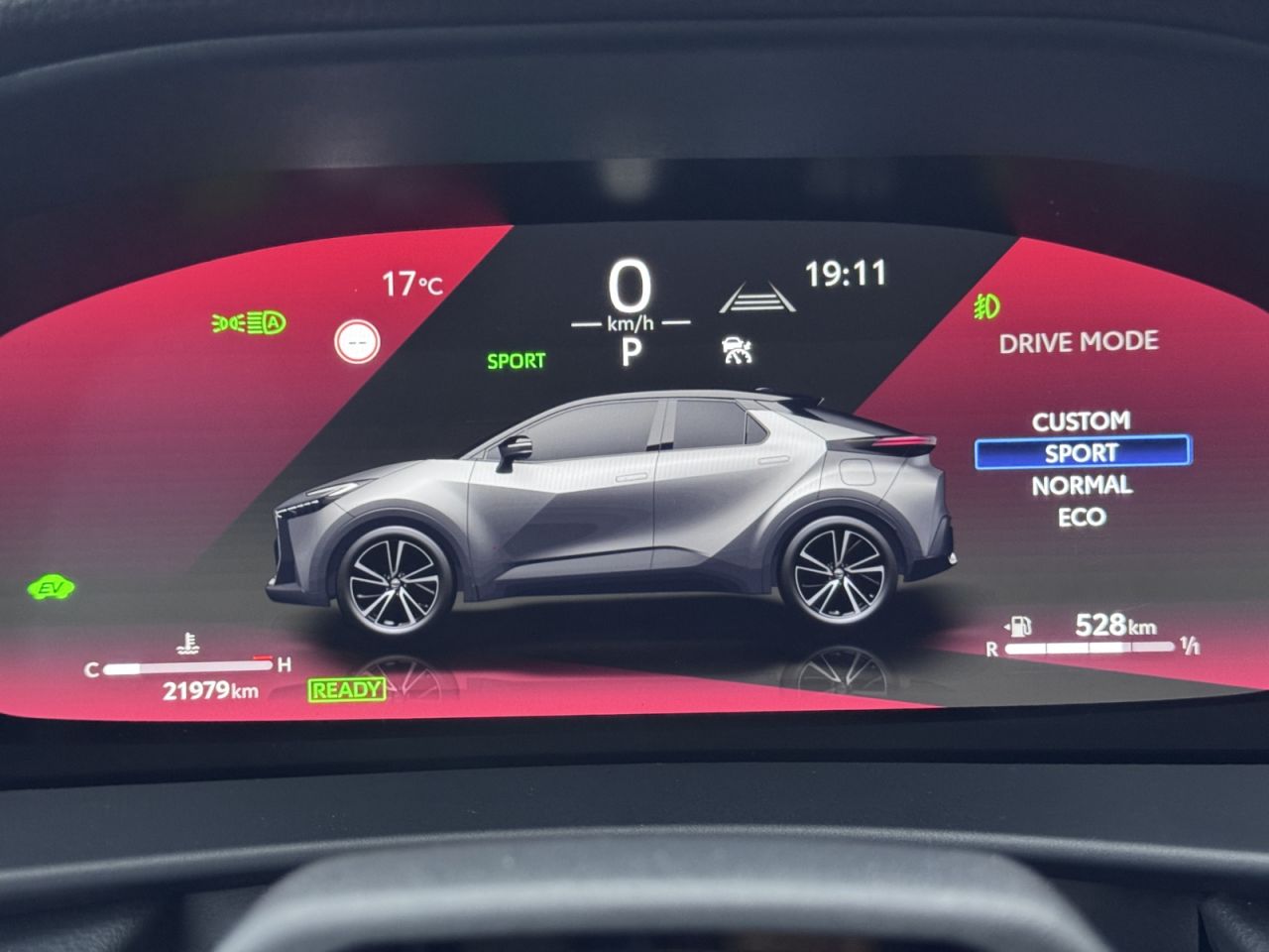 Toyota C-HR | 12