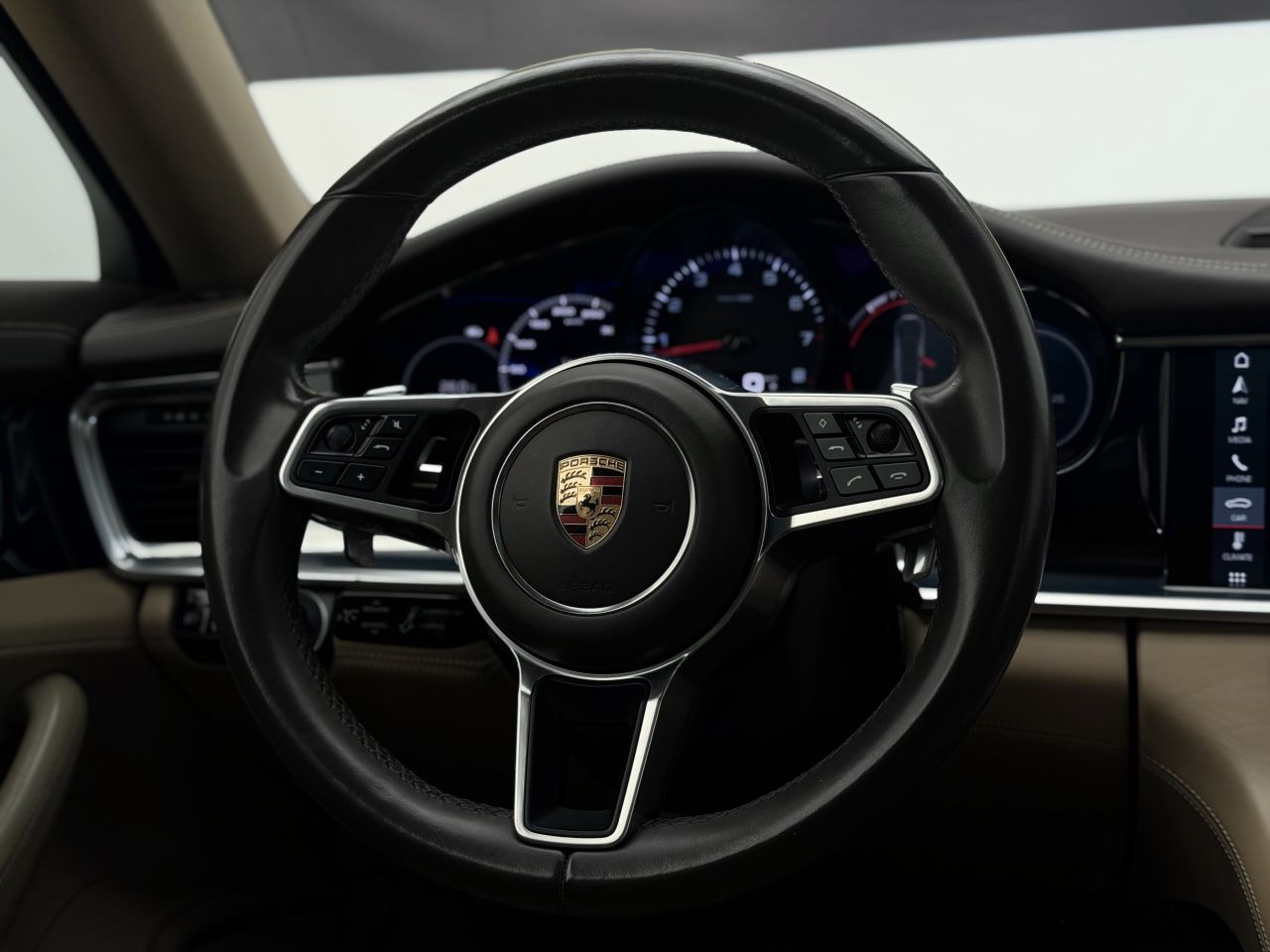 Porsche Panamera | 19