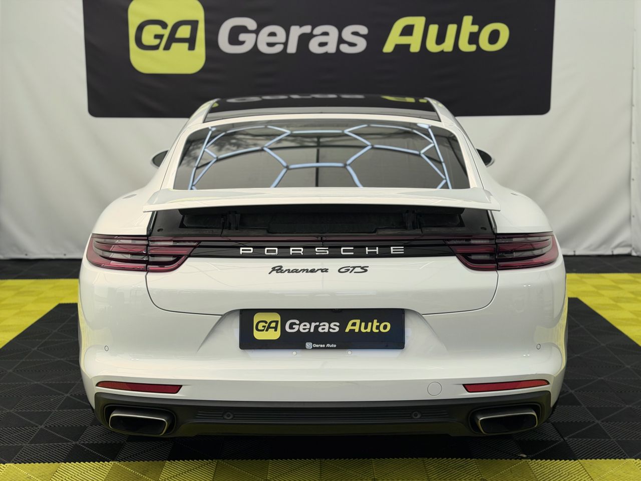 Porsche Panamera | 4