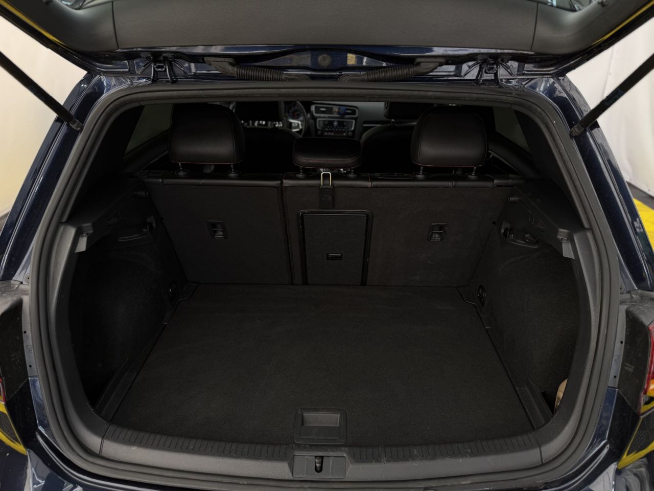 Volkswagen Golf | 9