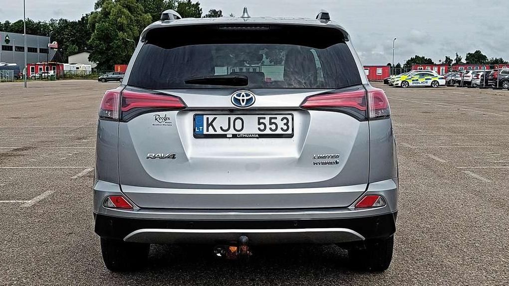 Toyota RAV4 | 8