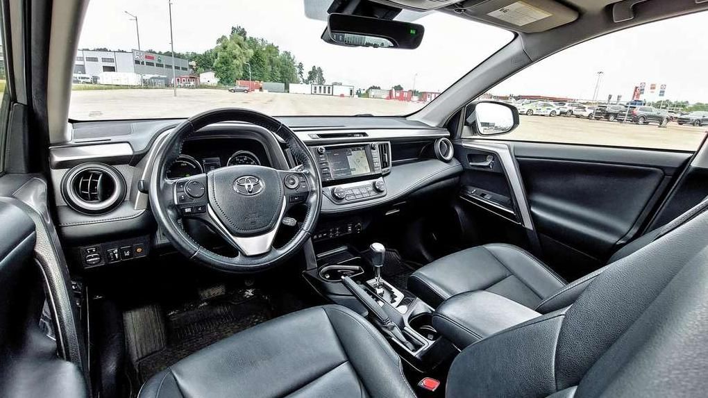 Toyota RAV4 | 12