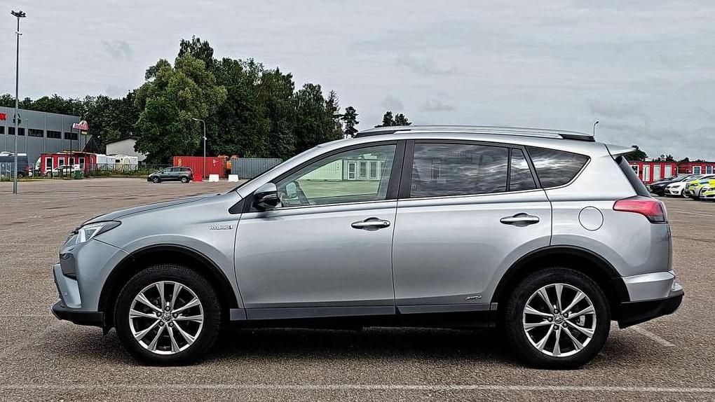 Toyota RAV4 | 11