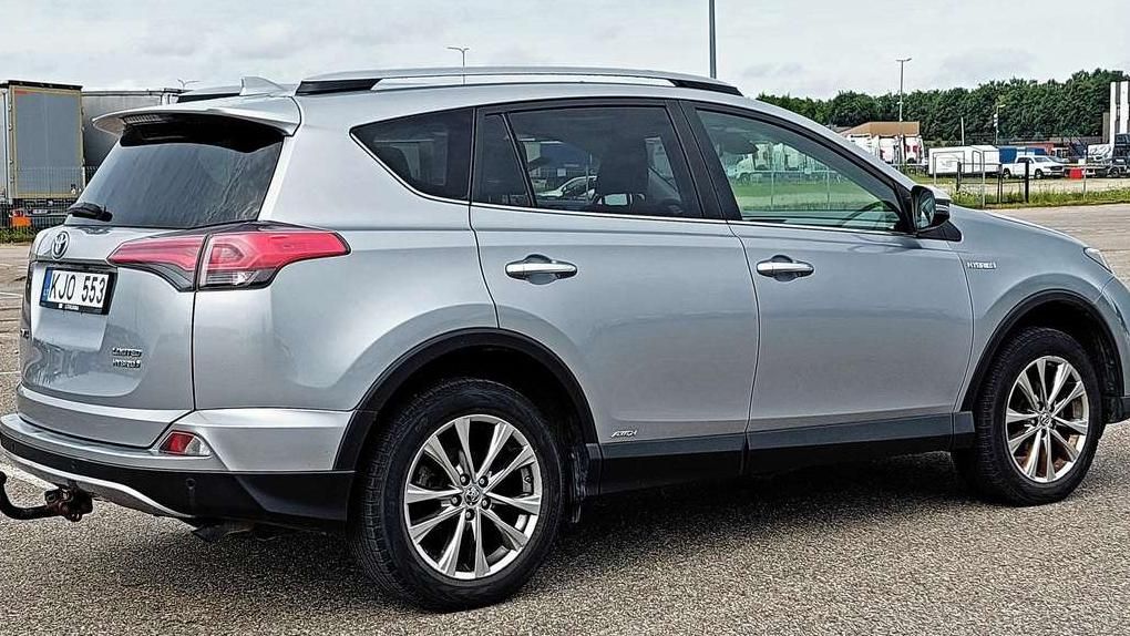 Toyota RAV4 | 6