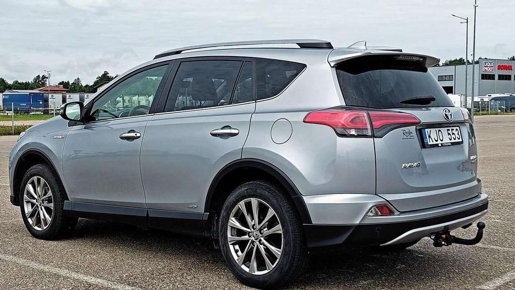 Toyota RAV4 | 10