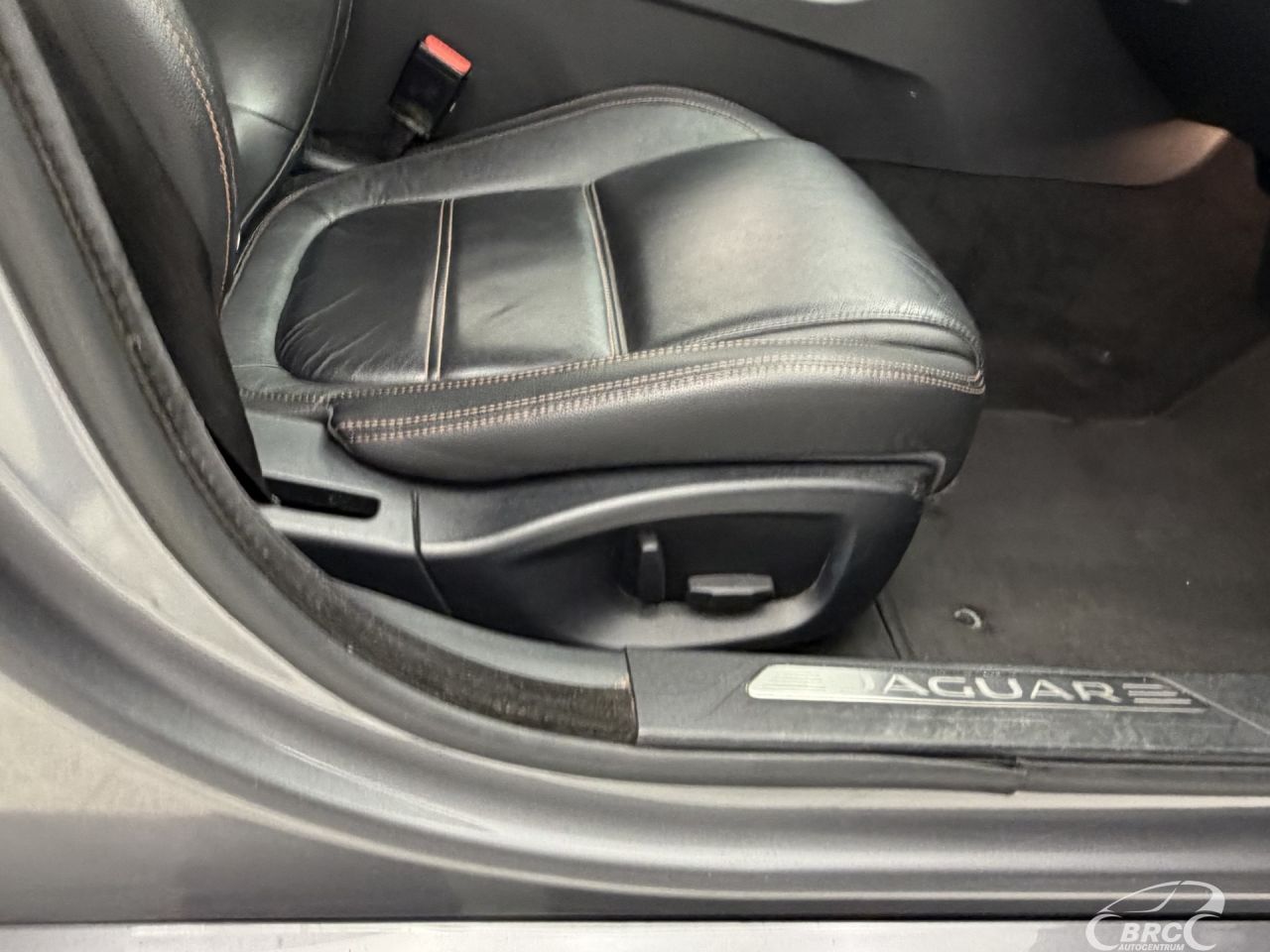 Jaguar XE | 5