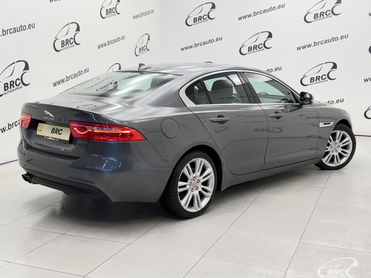 Jaguar XE | 1