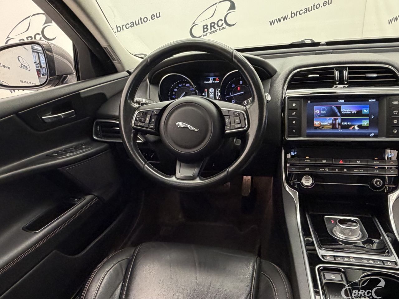 Jaguar XE | 12