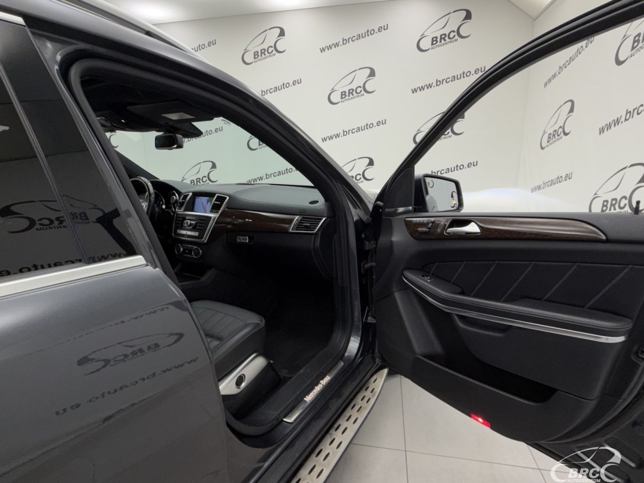 Mercedes-Benz GL350 | 7