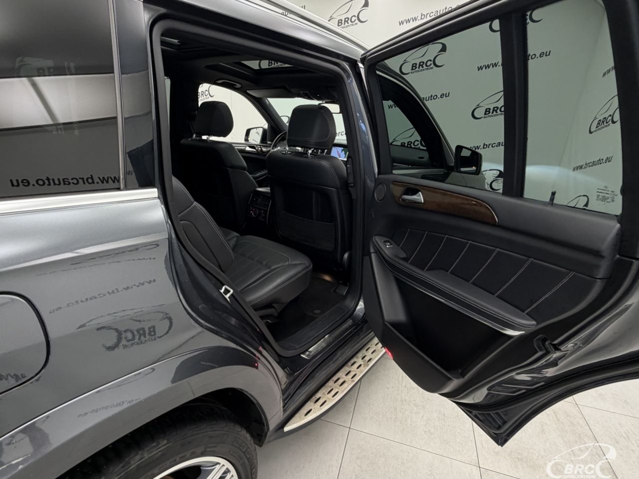 Mercedes-Benz GL350 | 12