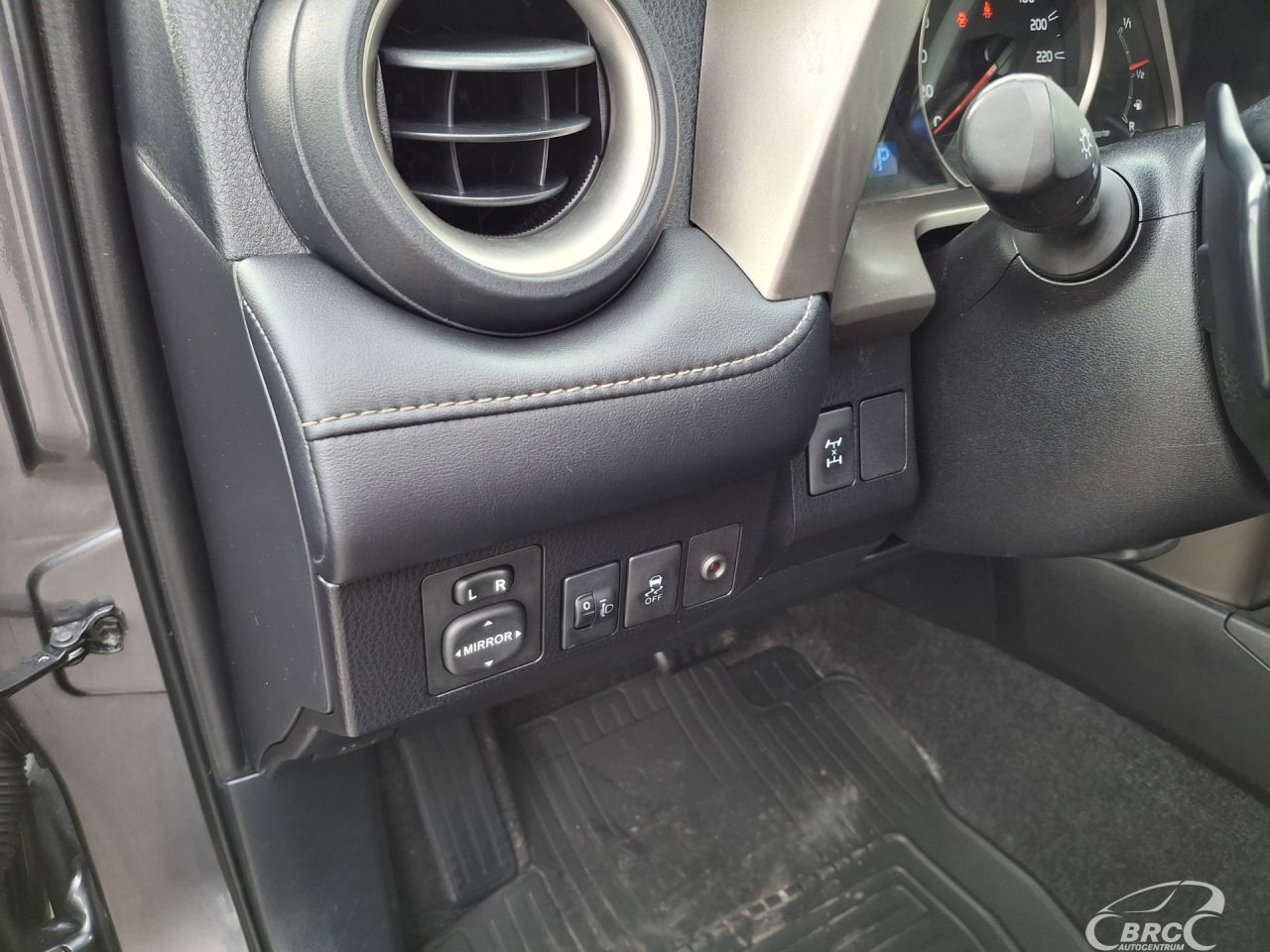 Toyota RAV4 | 10