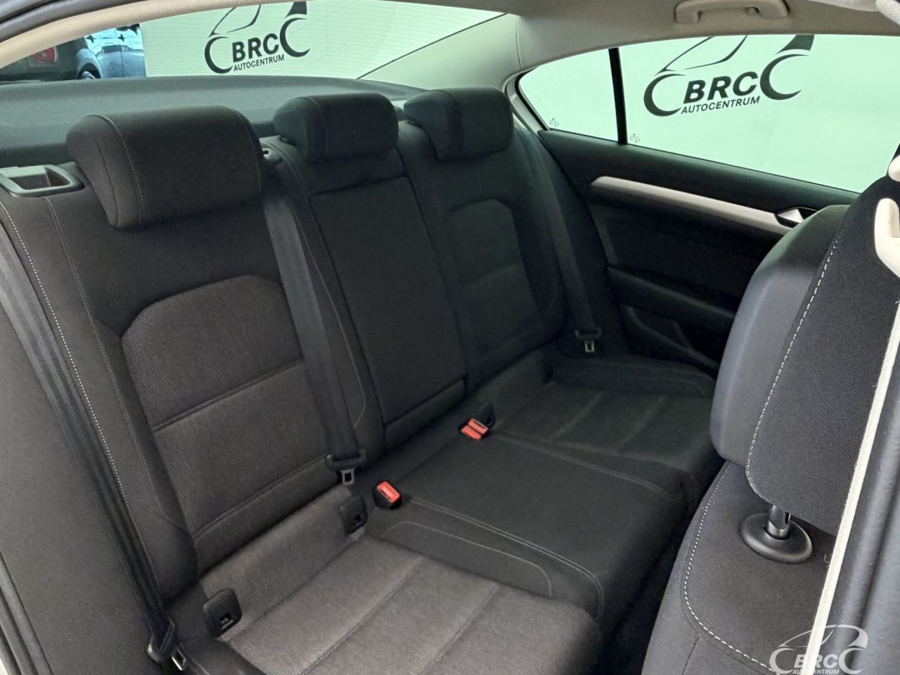 Volkswagen Passat | 11