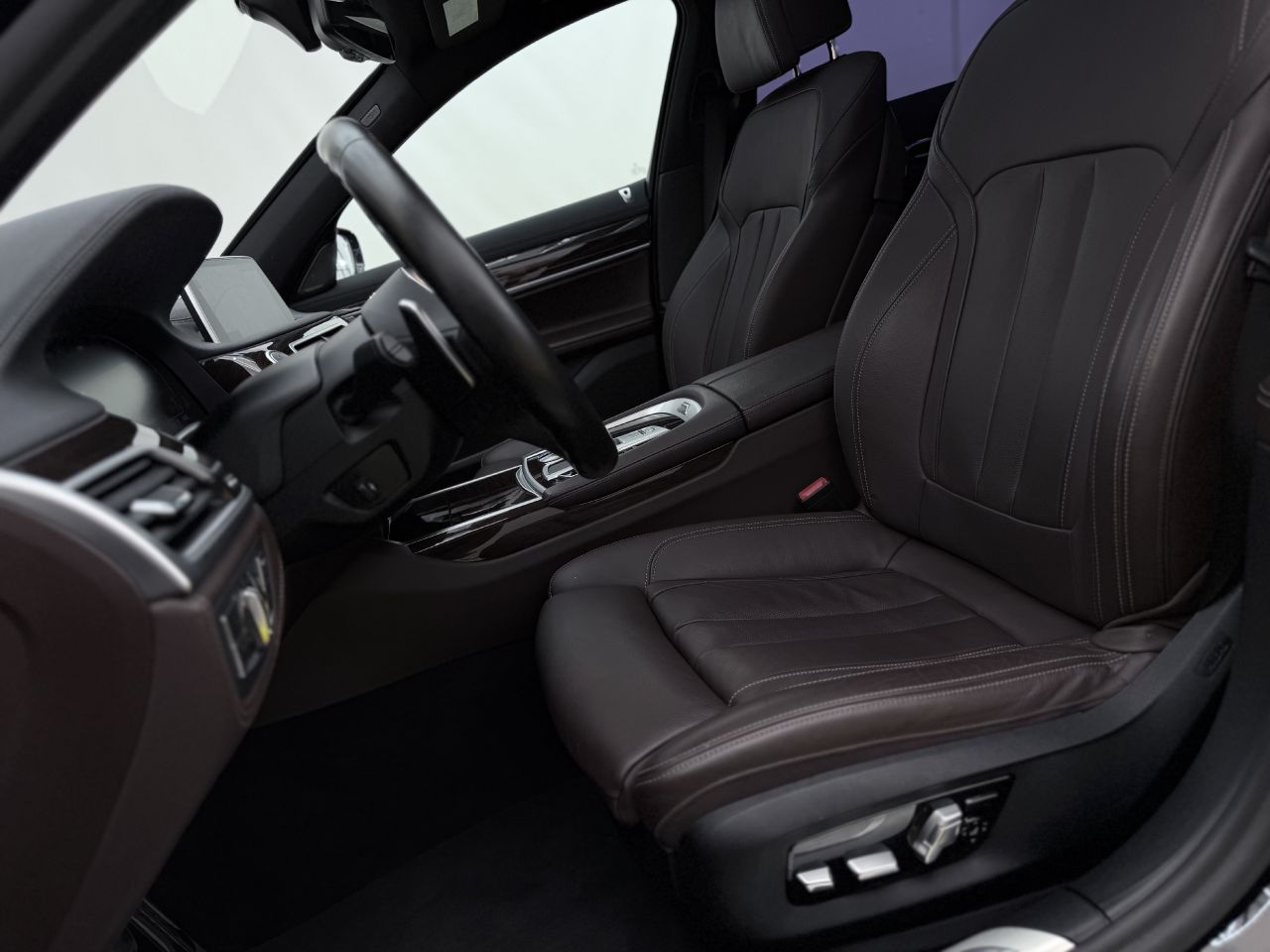 BMW 740 | 9