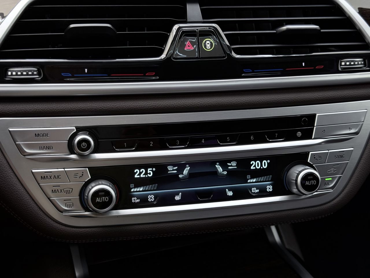 BMW 740 | 26