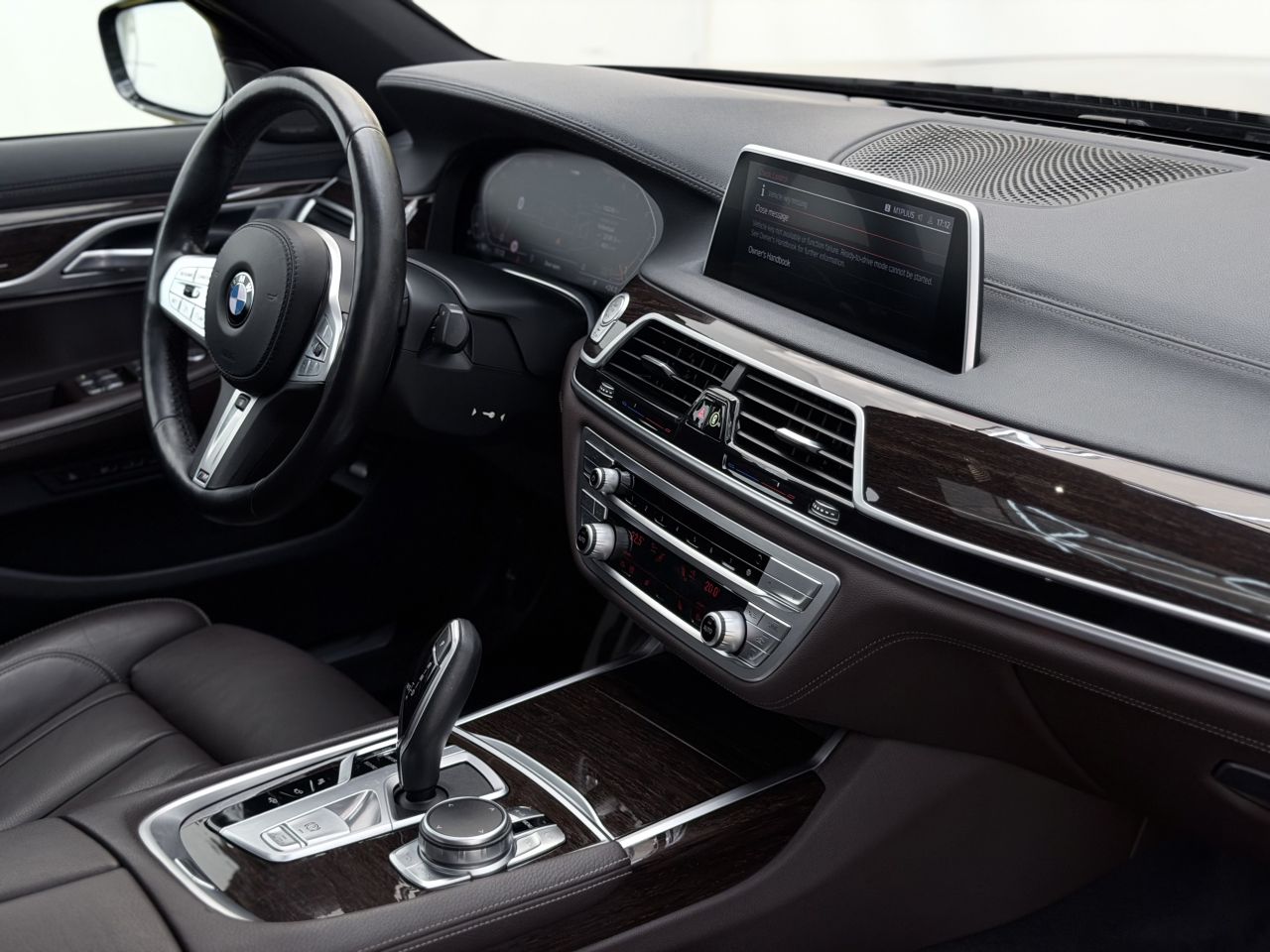 BMW 740 | 15