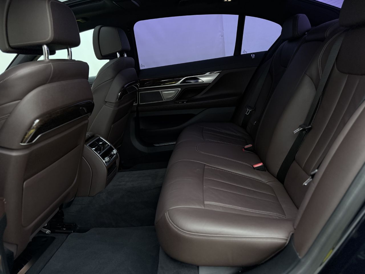BMW 740 | 10