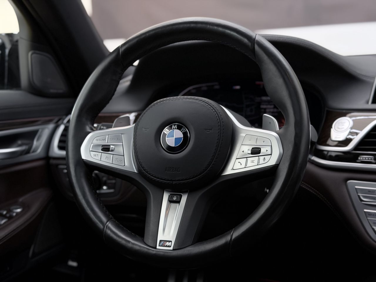 BMW 740 | 18