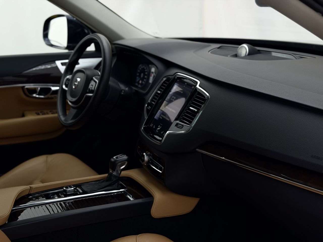 Volvo XC90 | 18