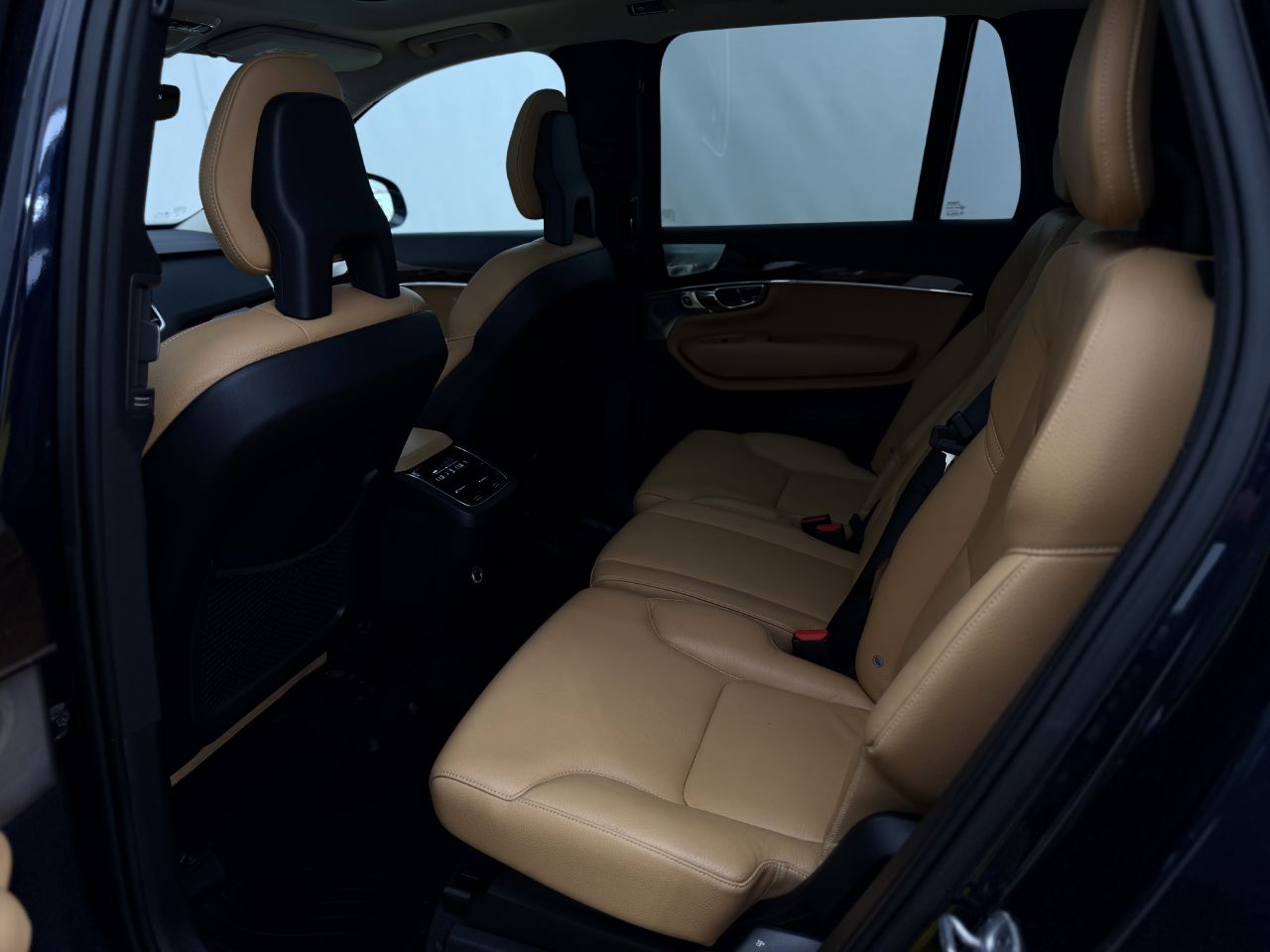 Volvo XC90 | 10