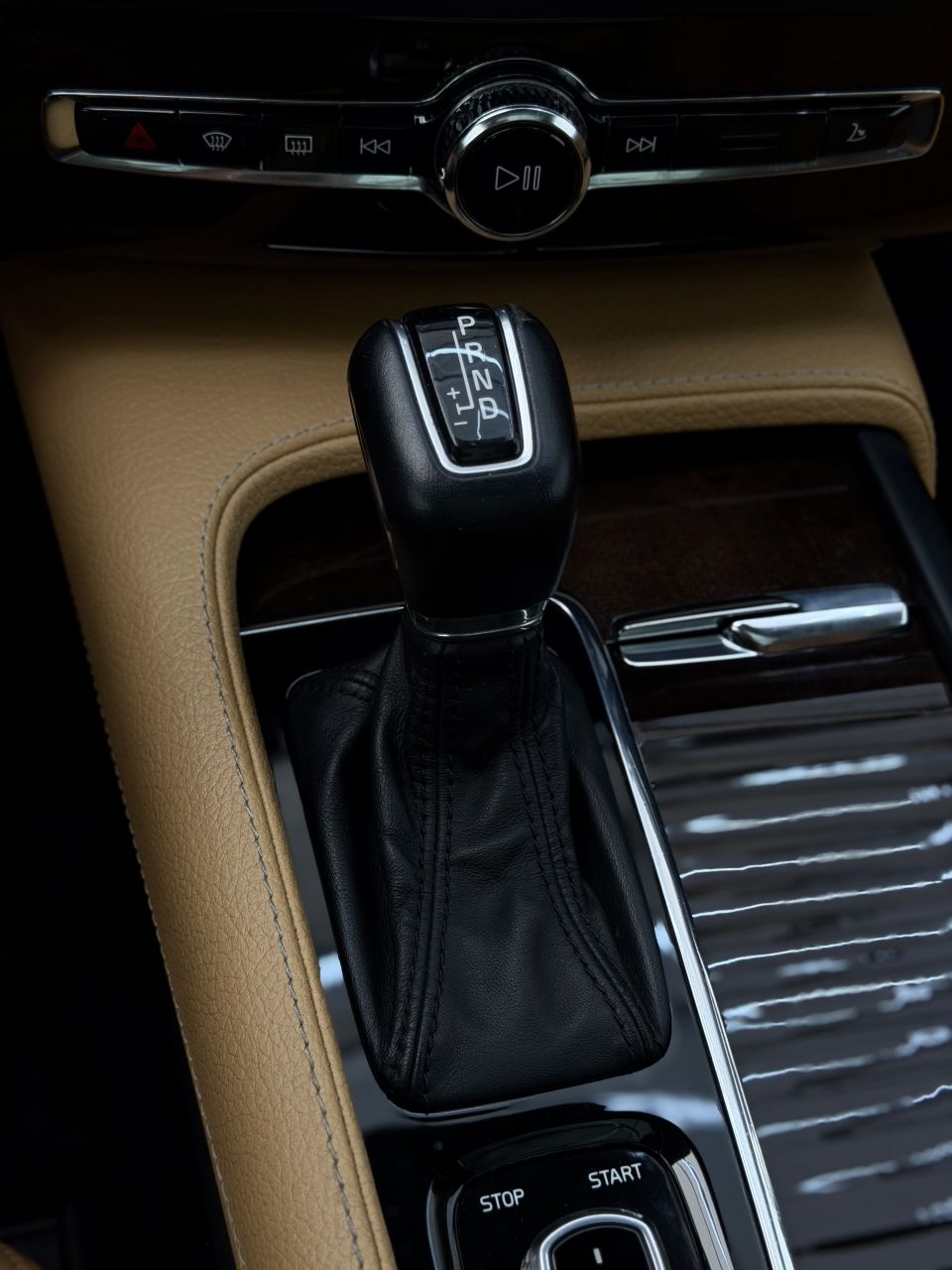 Volvo XC90 | 27