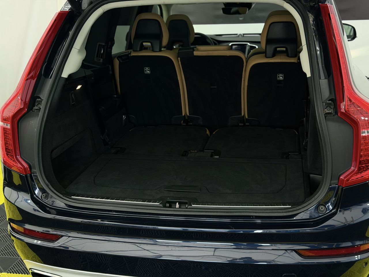 Volvo XC90 | 13