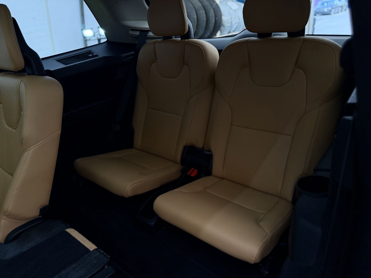 Volvo XC90 | 11