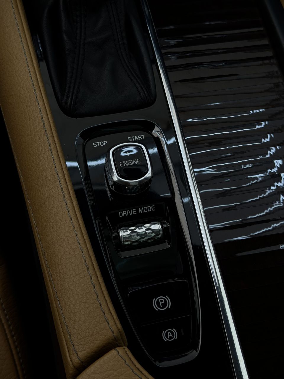Volvo XC90 | 26