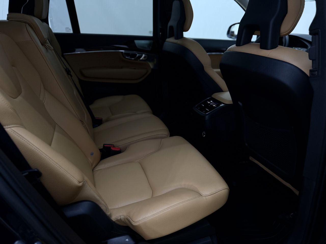 Volvo XC90 | 16