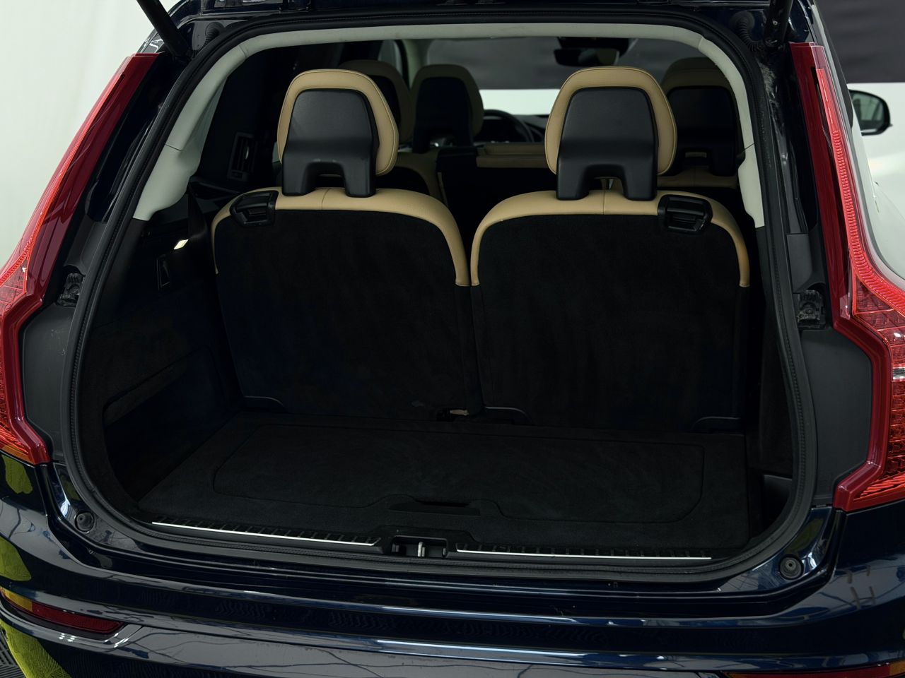 Volvo XC90 | 12