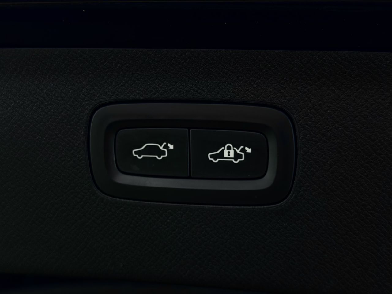 Volvo XC90 | 14