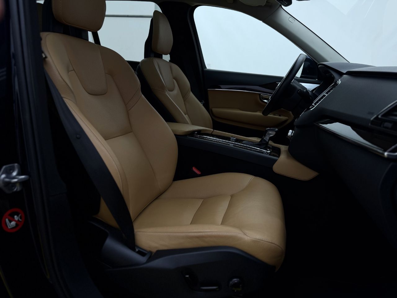 Volvo XC90 | 17