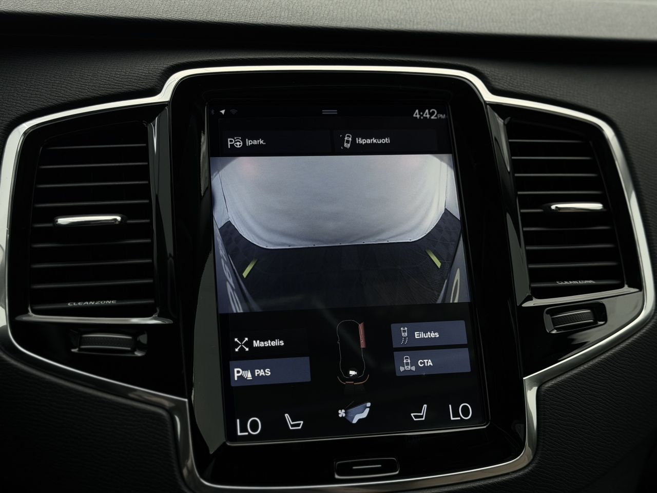 Volvo XC90 | 29