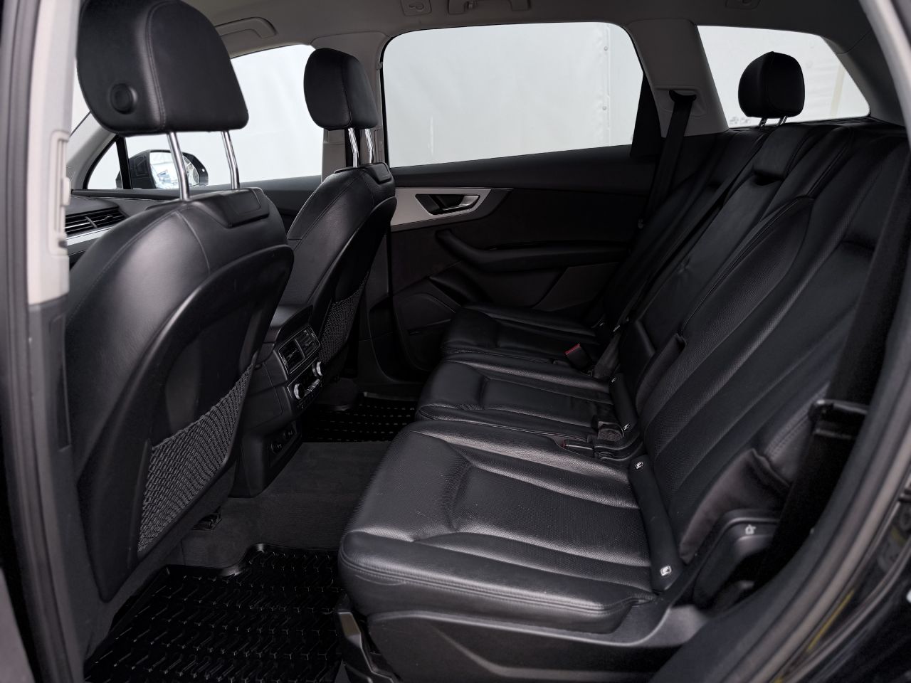 Audi Q7 | 10