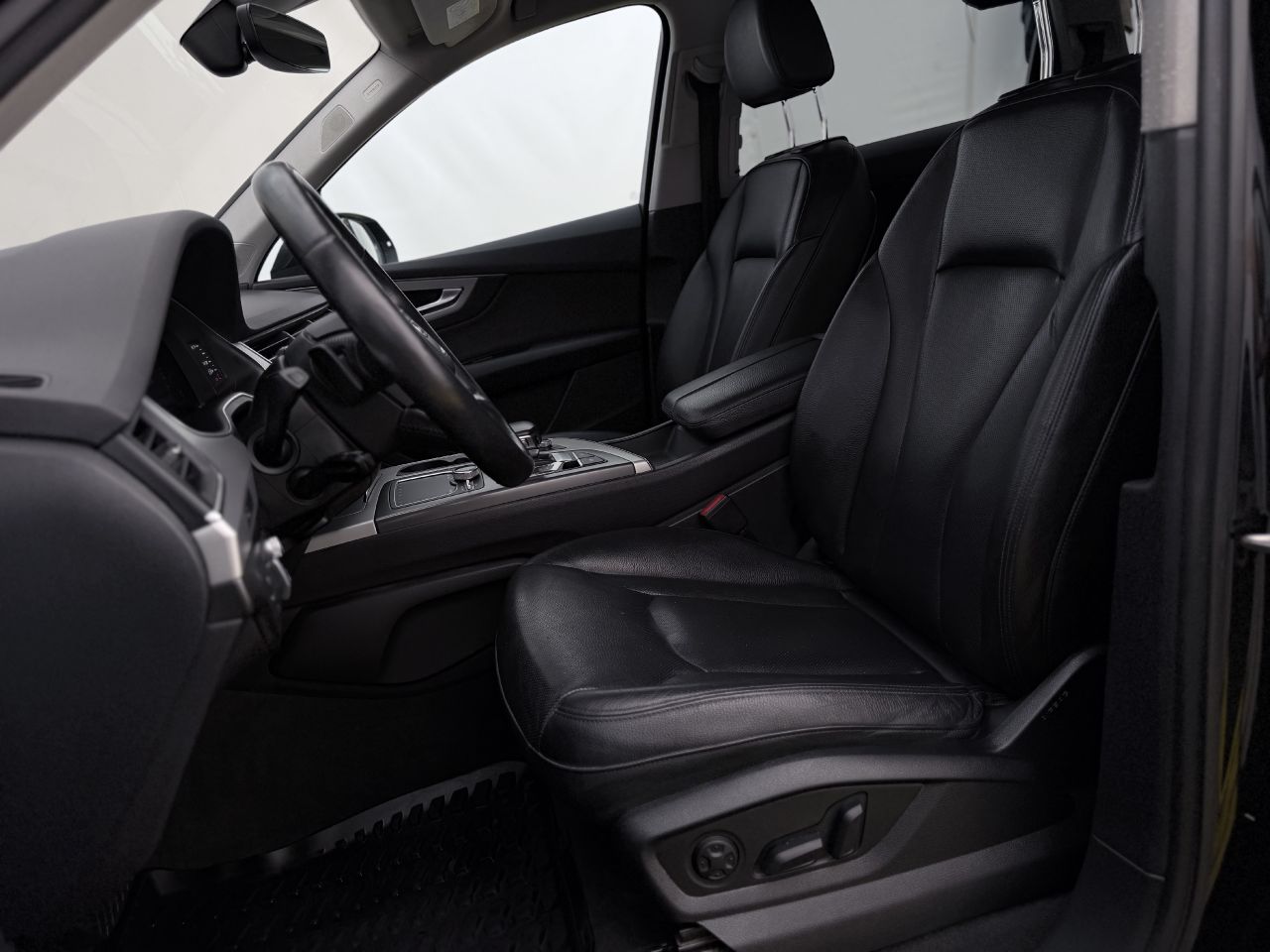 Audi Q7 | 9