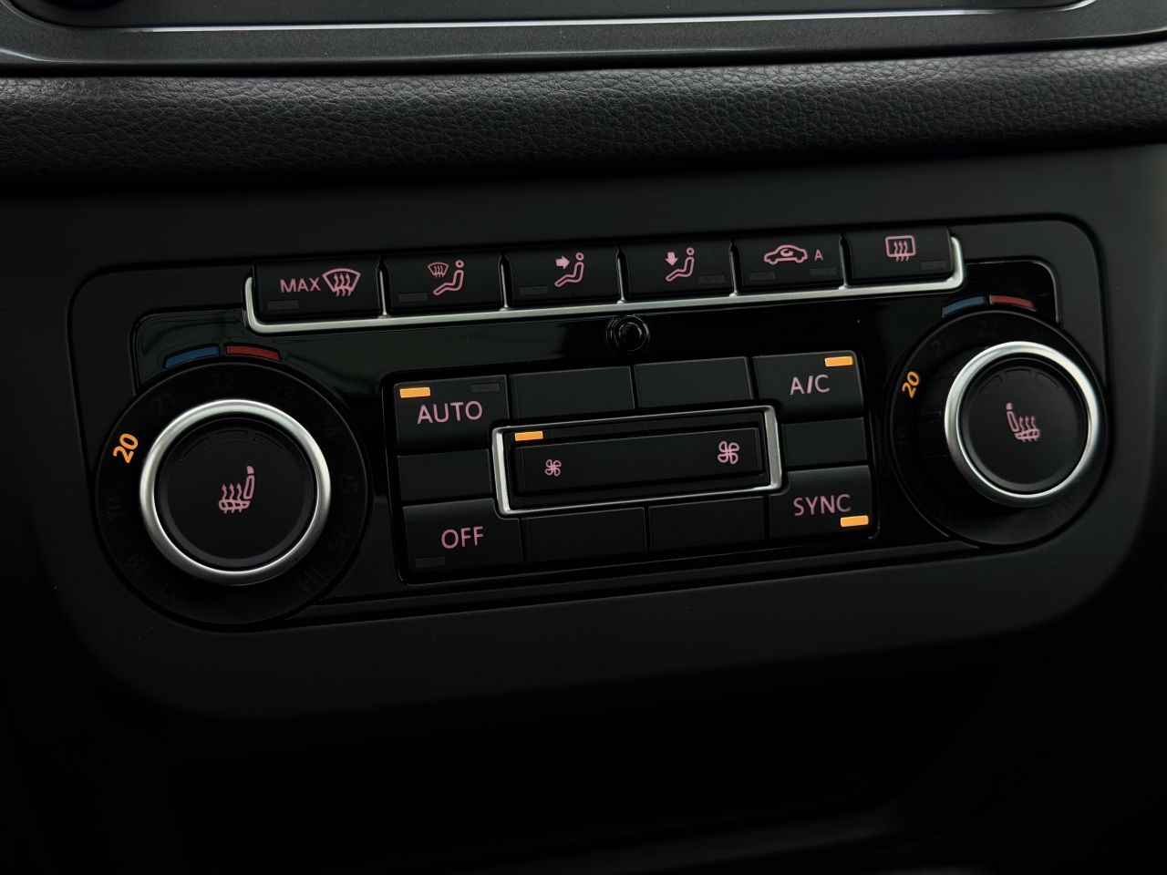 Volkswagen Tiguan | 24