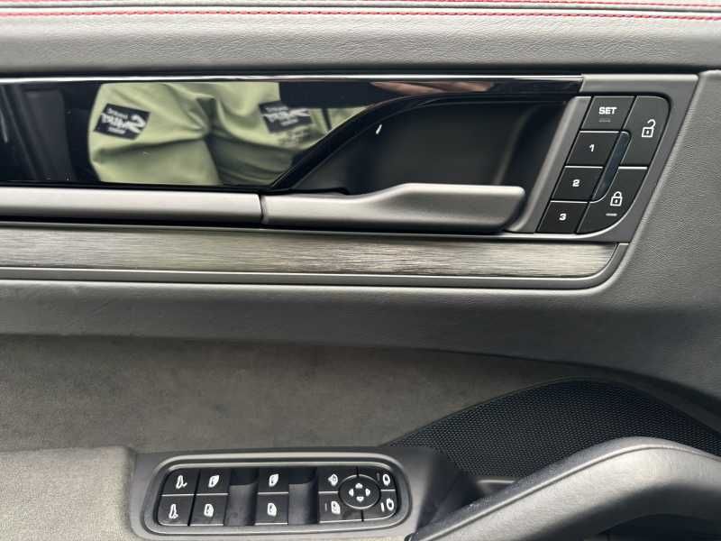 Porsche Cayenne | 12