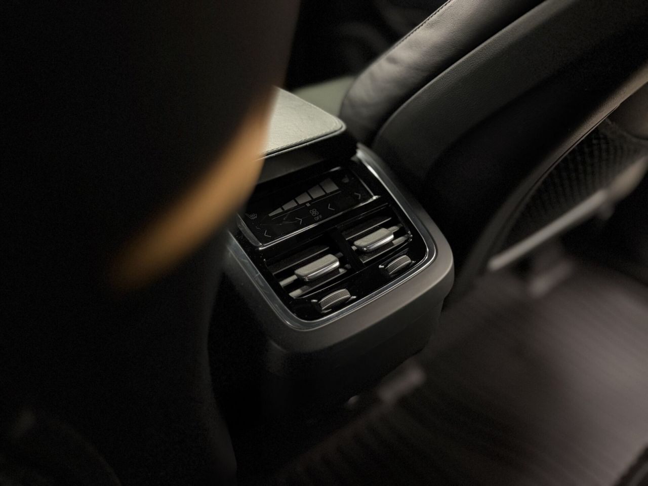 Volvo XC90 | 23