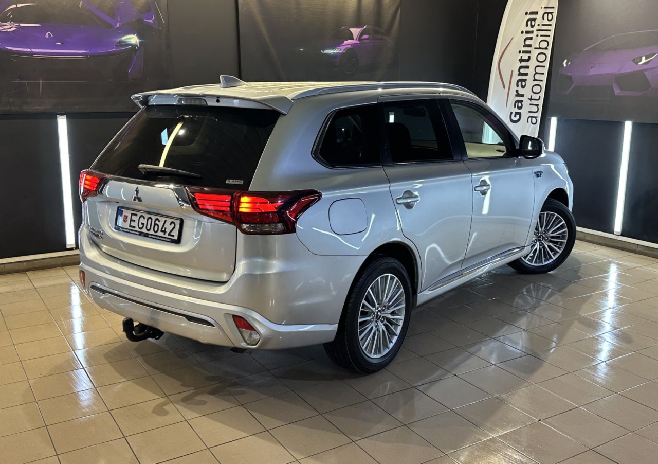 Mitsubishi Outlander | 1