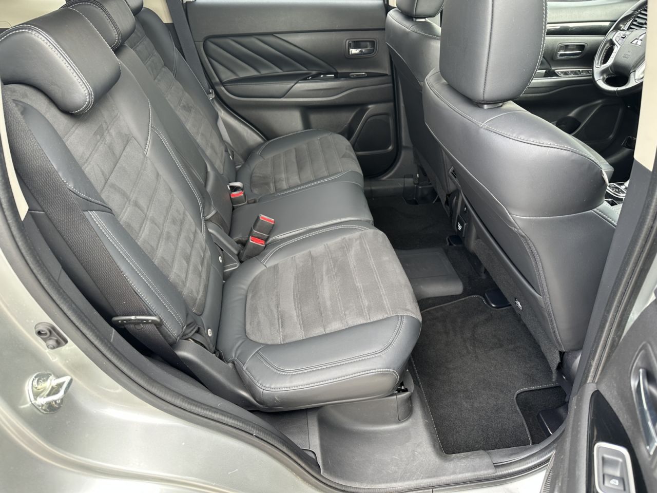 Mitsubishi Outlander | 4