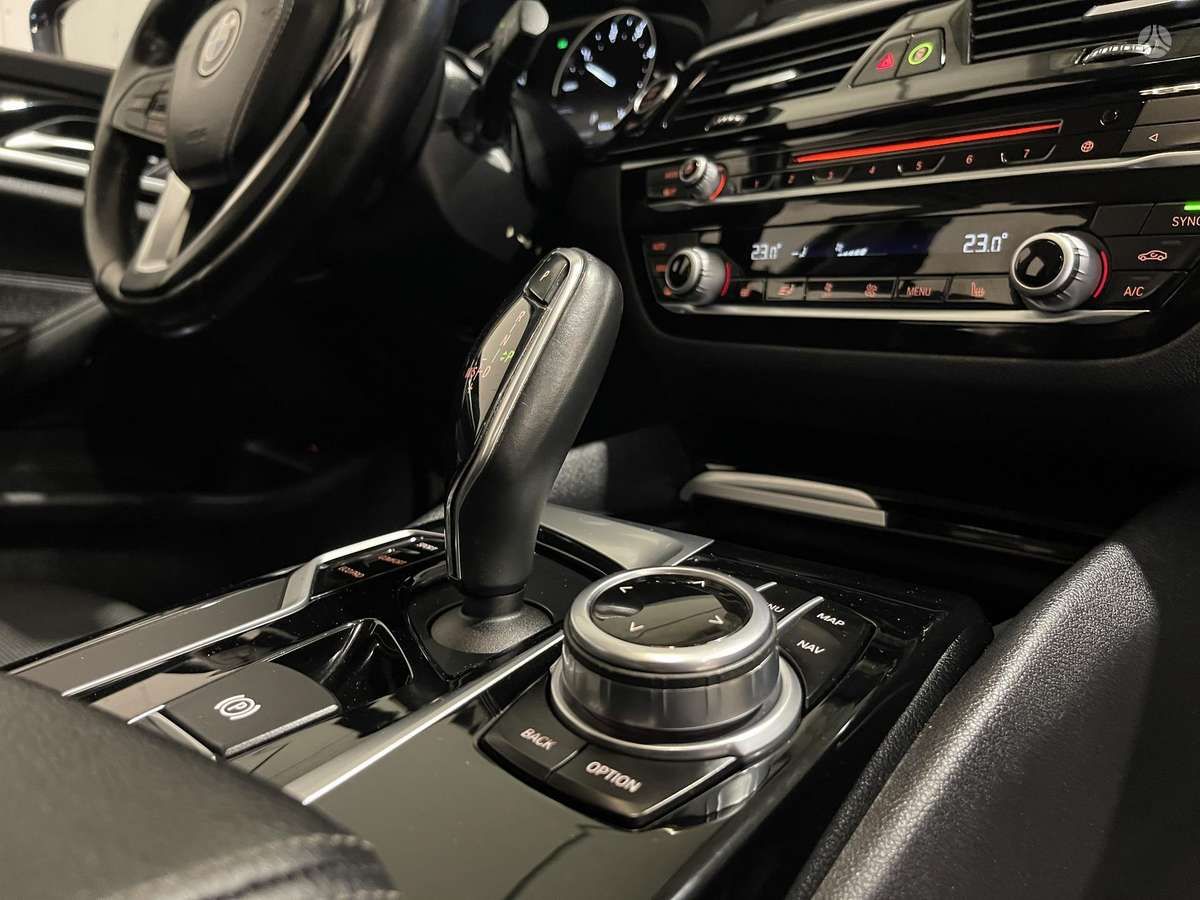 BMW 520 | 7