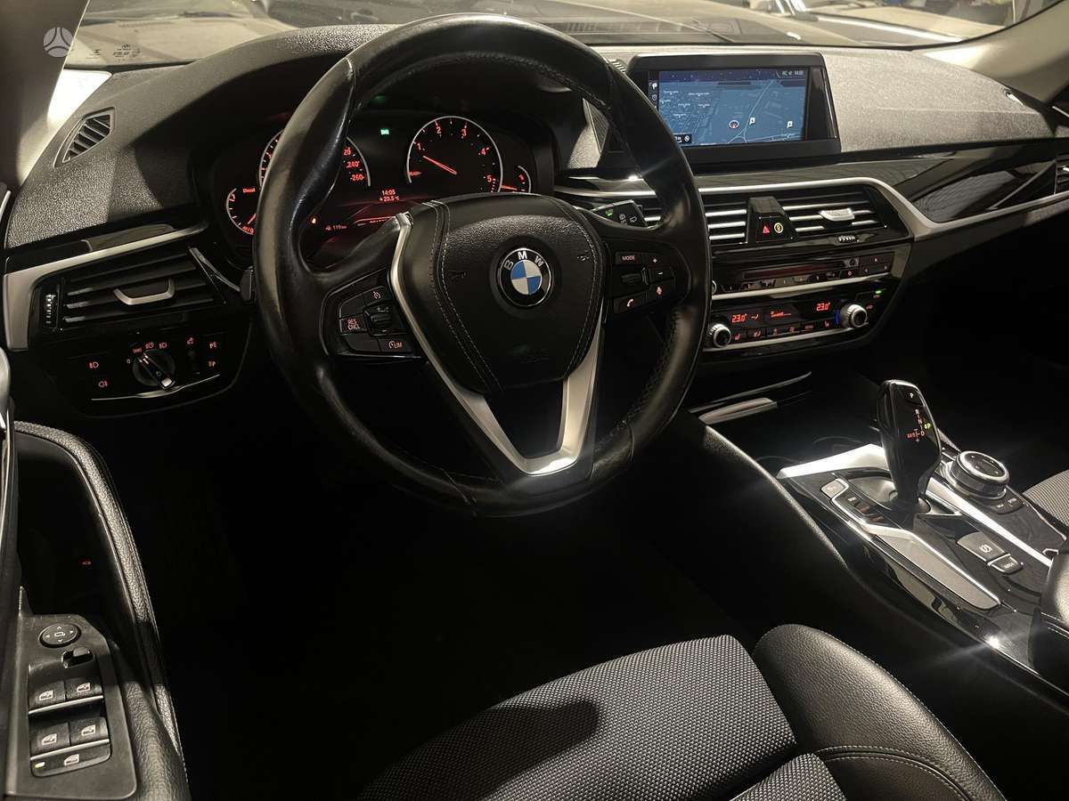 BMW 520 | 8