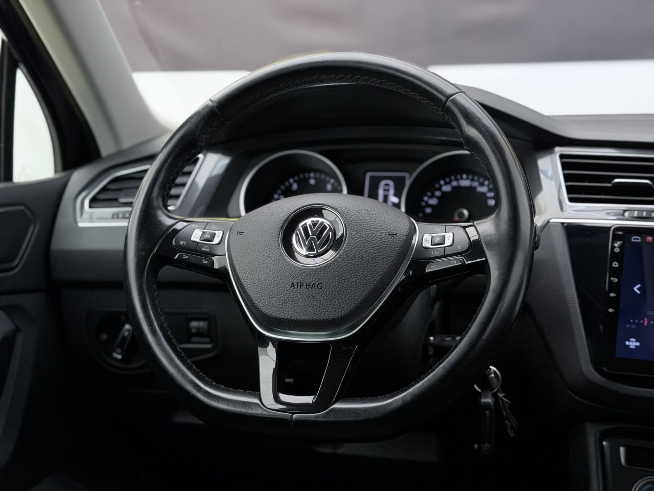 Volkswagen Tiguan | 17