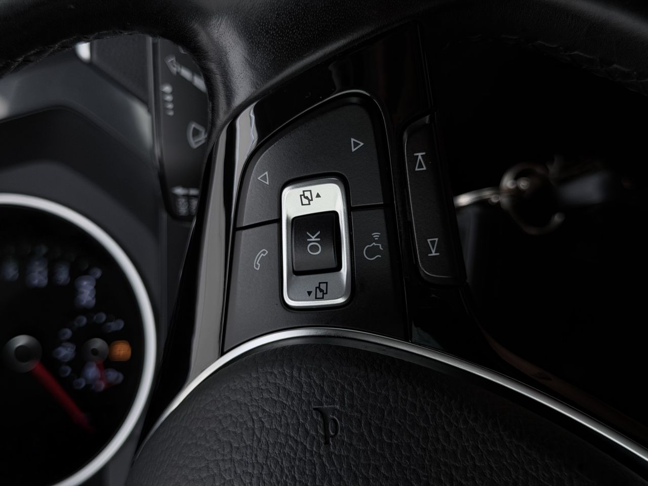 Volkswagen Tiguan | 25