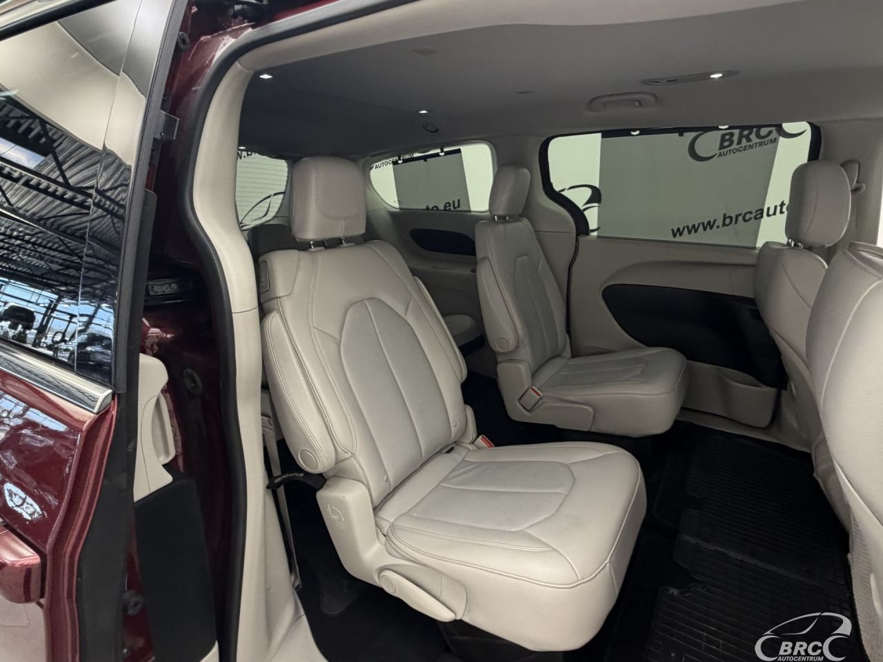 Chrysler Pacifica | 10