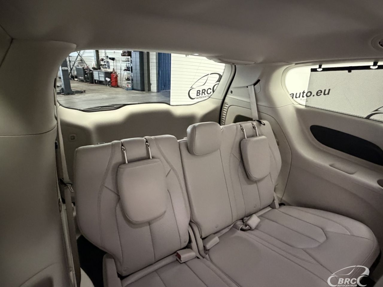 Chrysler Pacifica | 12