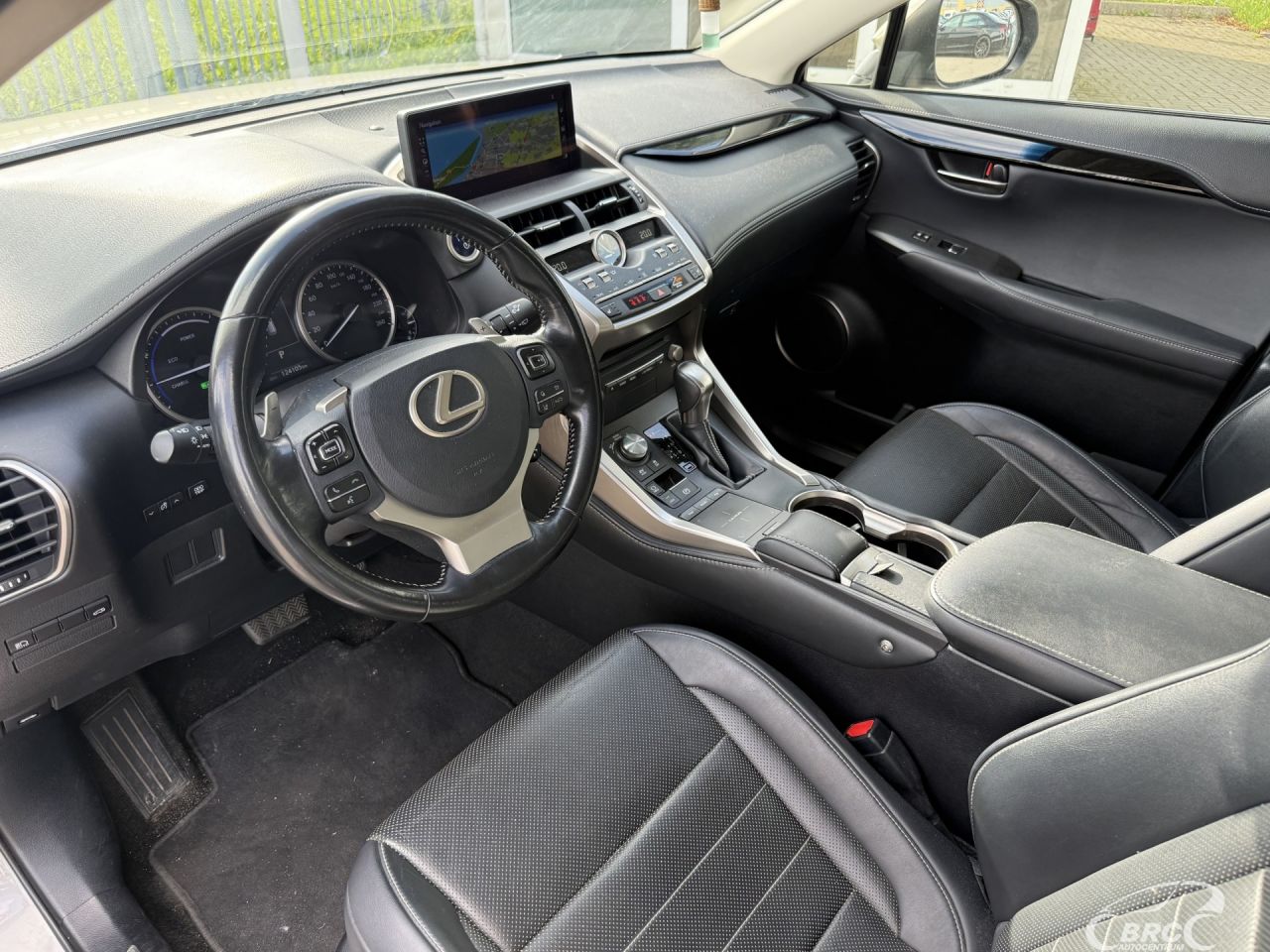 Lexus NX 300h | 10