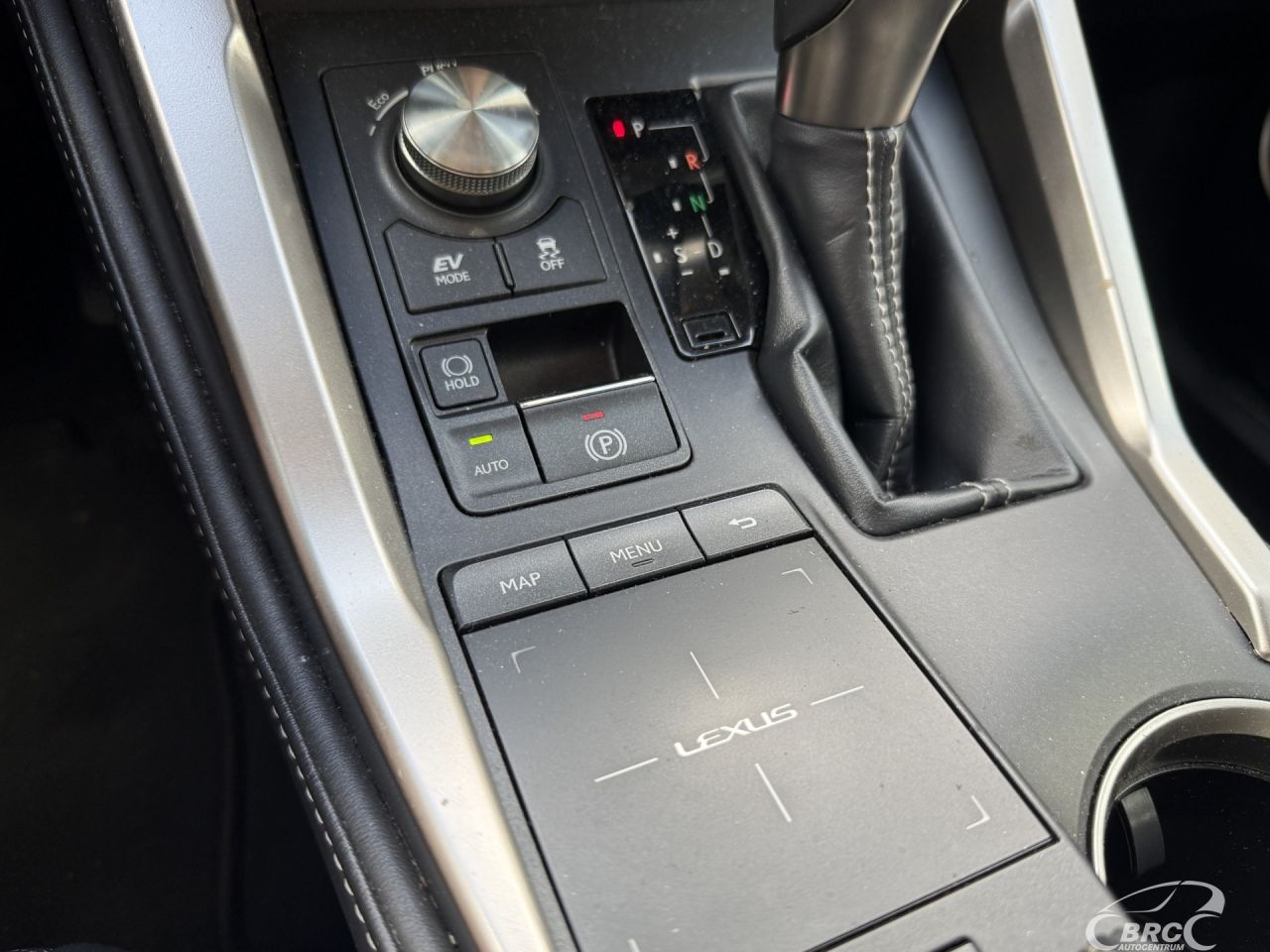 Lexus NX 300h | 15